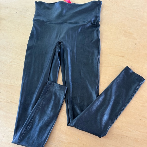 Spanx Faux Leather Leggings- Size Medium - Picture 3 of 4